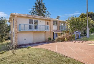 10 Unique Close, Camden Head is on the market with Professional Laurieton