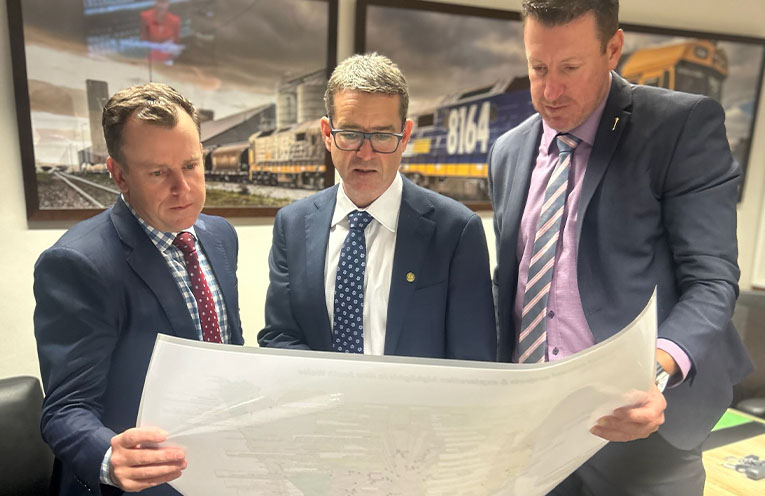 MPs call for urgent timeline on Oxley Highway reopening