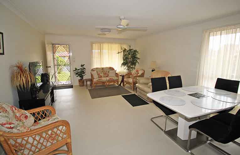 PROP_2_7 Gow Place, Laurieton