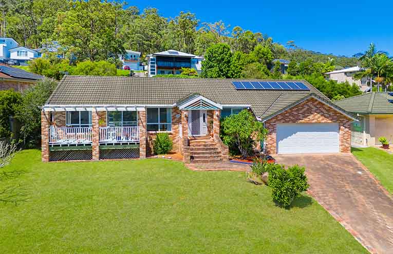 PROP_arcourts Laurieton