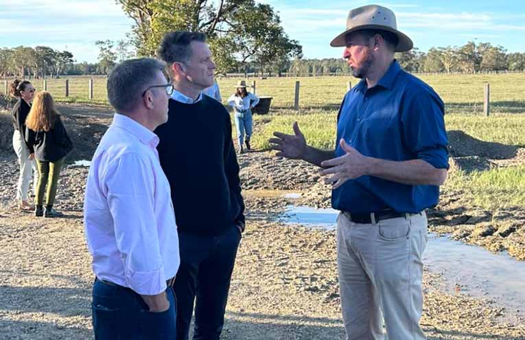 Kemp calls out Premier’s flood recovery comments