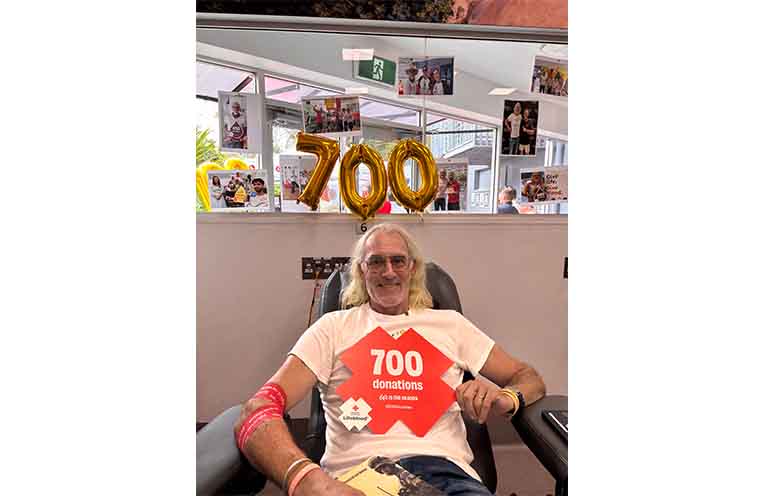 Bruce de Graaf making his 700th donation.