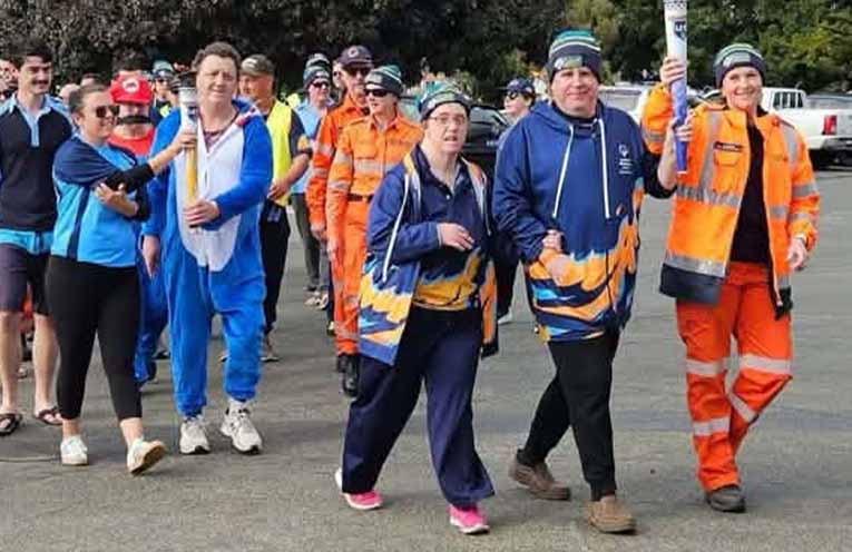 Port Macquarie police take the Plunge for charity